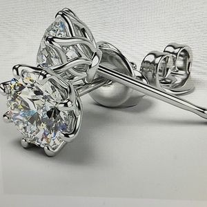 Women 18K white gold 2 ct Halo earrings. Nwot.